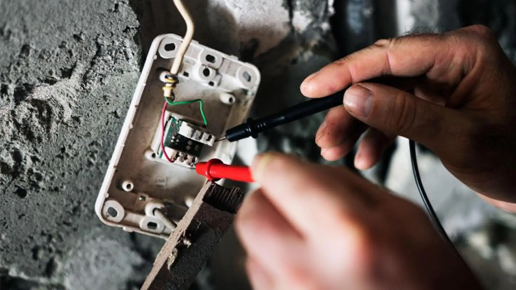 Leakage Current Tester: What It Is and How It Differs from Hipot Testing